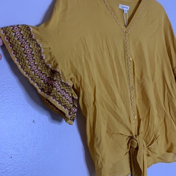 Max Studio Bohemian embroidered Ruffle sleeve front knot shirt new w/tag small - Picture 2 of 5